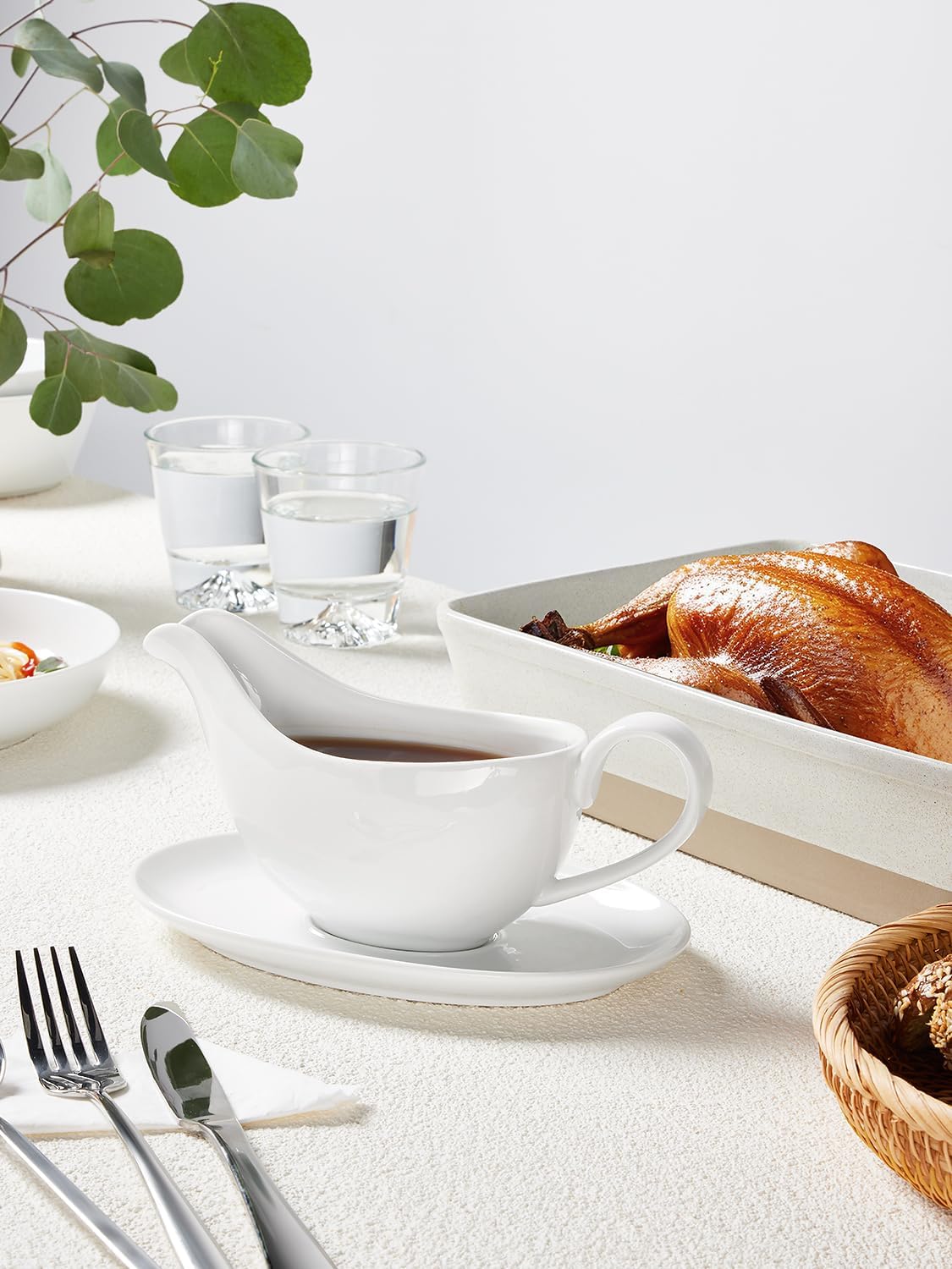 White Ceramic Sauce Boat (18oz) with Saucer: Easy Pour, No Drip, Microwave/Dishwasher Safe. - Image 3