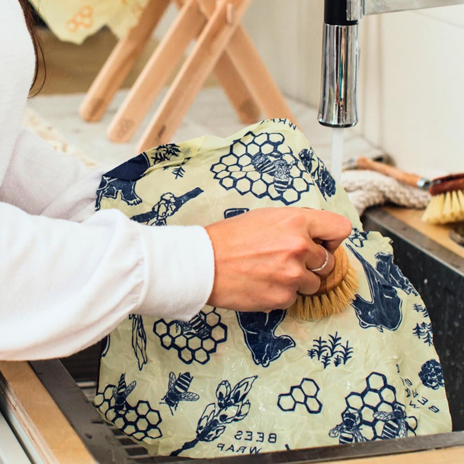 Bee's Wrap 5-Pack Beeswax Food Wraps Review: Reusable & Plastic-Free. - Image 5
