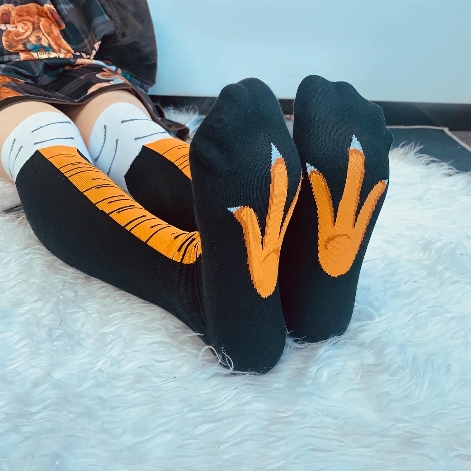 Hilarious Chicken Leg Socks: Novelty Gag & White Elephant Gift for Adults - Image 4