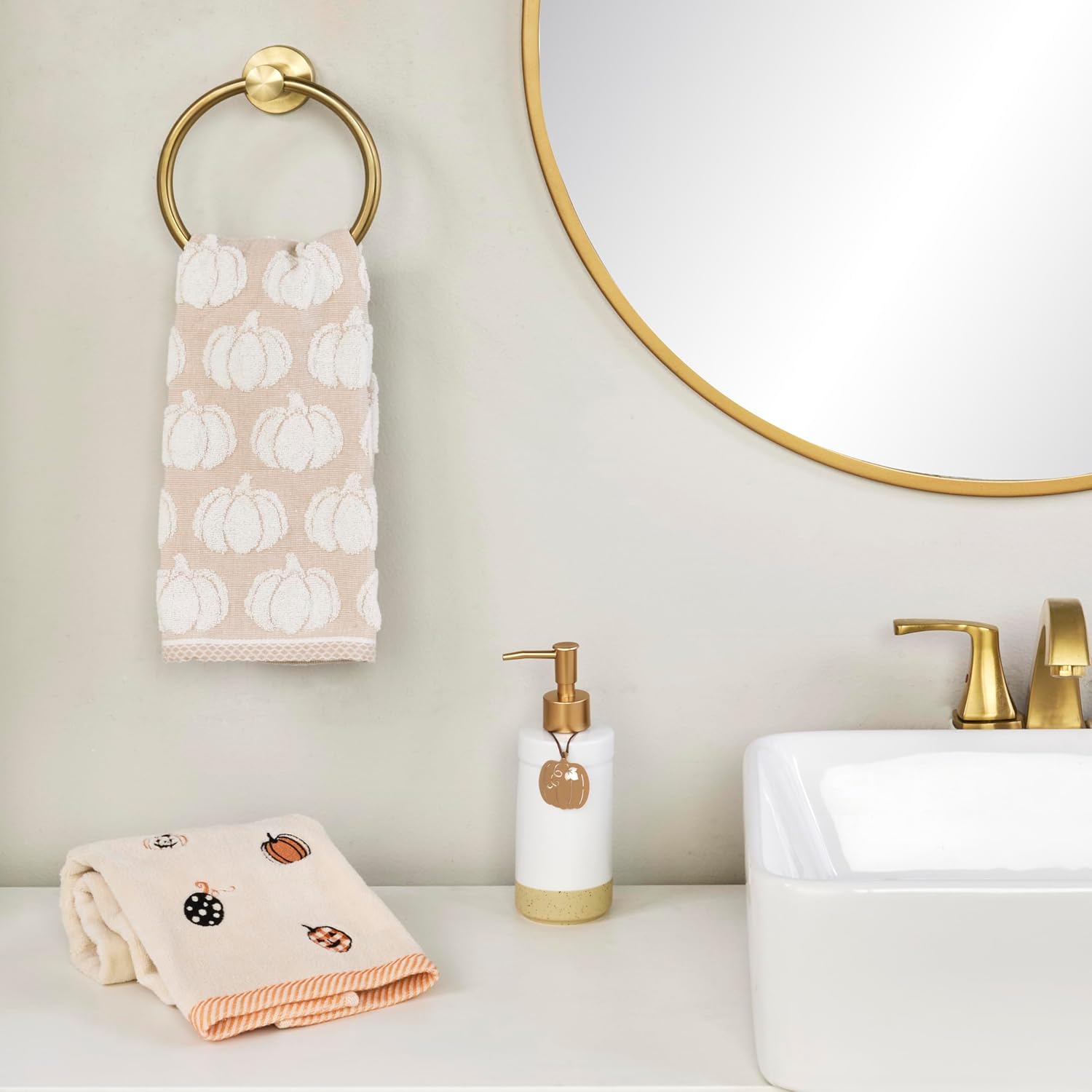 SKL Home Fall Pumpkin Hand Towels Review: Absorbent, Plush Jacquard Cotton (2pc). - Image 3