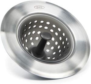 OXO Good Grips Silicone Sink Drain Strainer, Kitchen Sink Stopper | Catches Food Debris, Flexible Silicone Basket, Easy-Lift Handle, Fits Standard Drains, Dishwasher Safe, Kitchen Sink Strainer