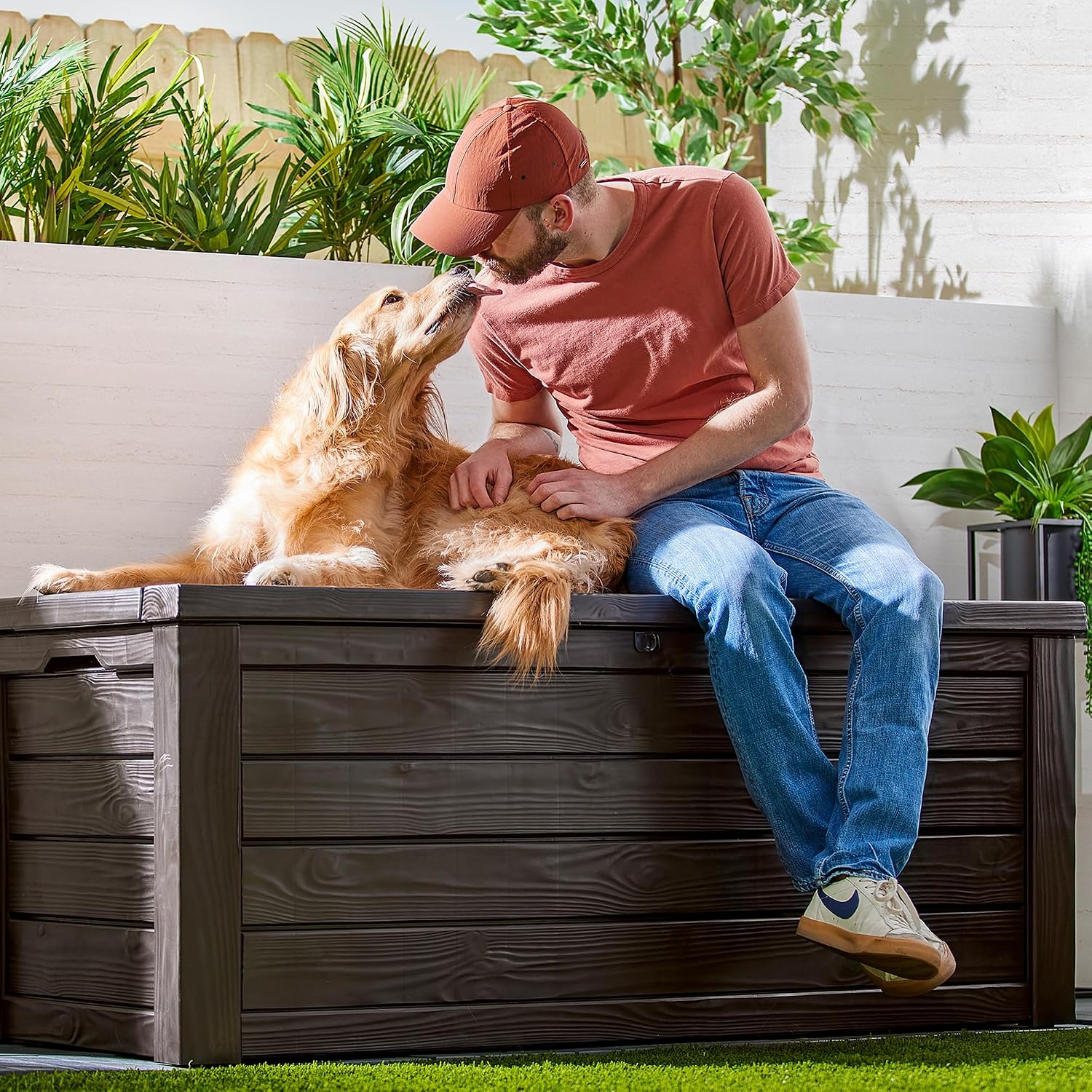 Weatherproof 150 Gal Outdoor Deck Box: Lockable, Hydraulic Lift for Patio Storage - Image 2