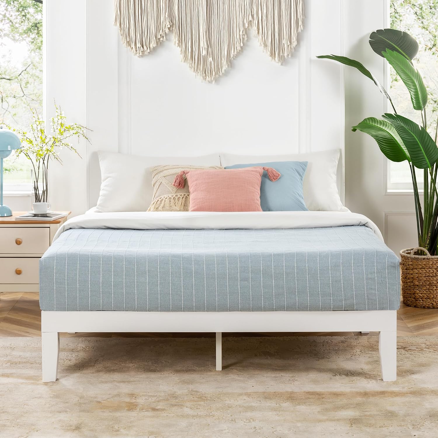 Mellow Naturalista 12-inch Platform Bed (Queen, White)