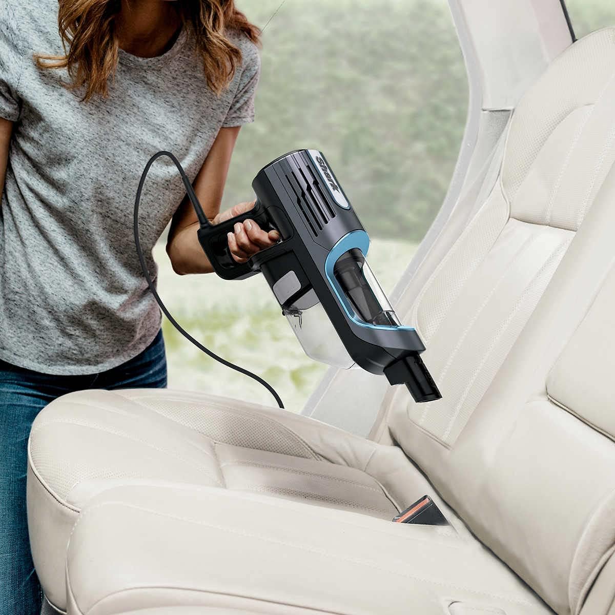 Shark UV580 stick vacuum detail view with handheld section